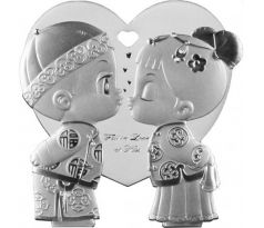 FALL IN LOVE AT KISS - 1/2 OZ 2021 NIUE - STRIEBORNÁ ZBERATEĽSKÁ MINCA V TVARE PRÍVESKU + BOX